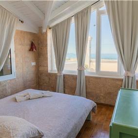 3 bedroom seaside villa with pool, Acharavi, sleeps 6